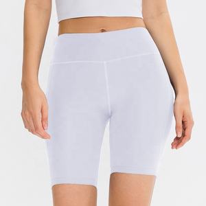 กางเกงขาสั้นโยคะเอวสูง คุณภาพดี แห้งเร็ว ใส่สบาย เหมาะสำหรับออกกำลังกาย เล่นกีฬา วิ่ง ผู้หญิง ผลิตจากวัสดุรักษ์โลก ยืดได้สี่ทิศทาง - Product Image 3