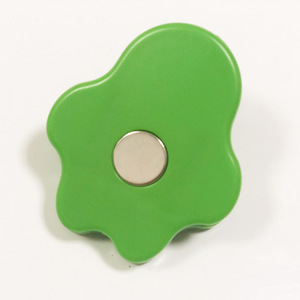 Multi Colored Paw Shape <b>Plastic</b> Clips Magnetic Sealing For <b>Kitchen</b> Storage Neatening - Product Image 4