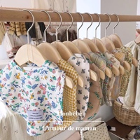 Vente en gros Ins Bavoirs pour bébé 100% coton Confortable Ajustable Fit Cartoon Imprimé Toddler Feeding Infant Eating Baby Bavoirs