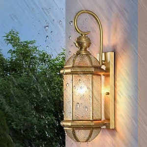 Lanterne en cuivre paysage appliques murales avec finition noire à énergie solaire porte extérieure balcon patio cour lampe PC corps de lampe - Product Image 1