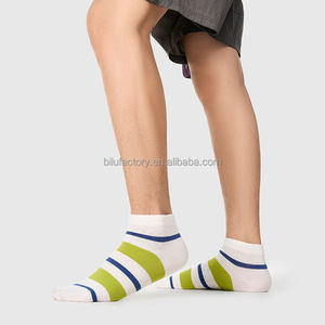 A menudo, con un diseño de perfil bajo y características de agarre para mantenerse en su lugar. Calcetines bajos perfectos para zapatos planos, mocasines o zapatillas bajas - Product Image 5