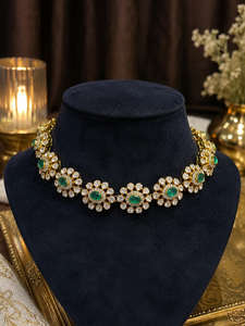 Collar de Novia Tradicional con Piedras Verde Esmeralda, Chapado en Oro con Diseño Floral, Conjunto de Joyería Clásica para Bodas Indias, Venta al Por Mayor - Product Image 2