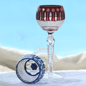 Verre à cocktail et à whisky en cristal rouge intemporel, artisanal, taillé à la main, style Edo Kiriko, avec pied, pour bar - Product Image 4