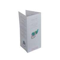 Impression de brochures à trois volets avec finition UV ponctuelle