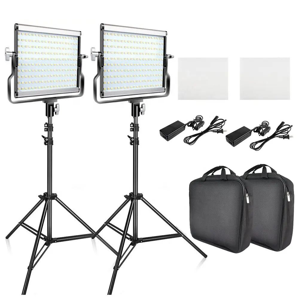 Travor L4500 2 Set LED Video Kit Luce con il Treppiedi Dimmerabile Bi-colore 3200K-5600K CRI 95 Photo Studio Lampada Pannello di Metallo