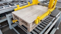 Fourniture de distributeur de palettes pour palettisation empilable avec convoyeur à plateau tournant et emballage de palettes