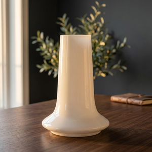 Jarrón de Mesa Blanco Alto, Florero Decorativo Brillante con Base para Sala de Estar y Comedor - Product Image 2