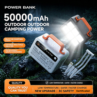 Batterie externe portable pour le camping en plein air 20000mAh 30000mAh 50000mAh avec câble intégré, lumière LED, charge rapide