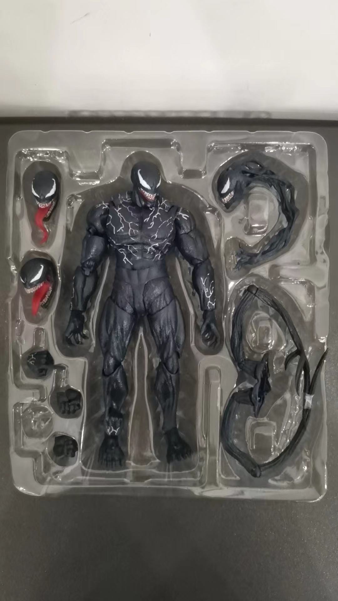 スパイダーマン&ヴェノム フィギュア 2体セット 未開封】キューブリック スパイダーマン&ヴェノム 2体セット