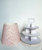 Elegante Caja de Papel Cuadrada para Cupcakes con Cristales Acuamarina y Patrón de Encaje Dorado para Decoración de Mesa de Postres en Bodas de Lujo 2026