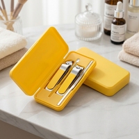 Ensemble de manucure et pédicure jaune en acier inoxydable, kit de coupe-ongles portable, outils de toilettage avec étui pour les voyages