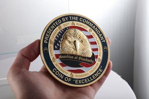 ขอบคุณสำหรับการให้บริการ ตราสัญลักษณ์ที่ระลึก |   ของที่ระลึกโลหะผสมสังกะสีชุบทองแบบนูนสูง - Product Image 2