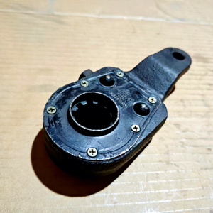 Gruppo <span class=keywords><strong>braccio</strong></span> di regolazione posteriore <span class=keywords><strong>destro</strong></span>/sinistro del <span class=keywords><strong>braccio</strong></span> di regolazione del <span class=keywords><strong>braccio</strong></span> di regolazione posteriore del freno del camion in acciaio di marca CAMC - Product Image 1