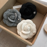 Bros Pin Bunga Kain Camellia Rose Berlapis Perak untuk Wanita, Hadiah Pesta Pernikahan dan Pertunangan, Hiasan Kepala