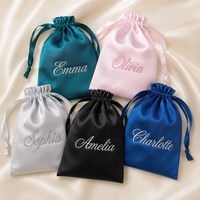 Sac de rangement en satin doux brodé personnalisé de haute qualité pour cadeaux de mariage