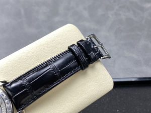 Montres en quartz sur mesure luxueuses, élégance rétro rencontre précision moderne, boîtier ovale, chronographe sport, alarme, édition limitée - Product Image 3