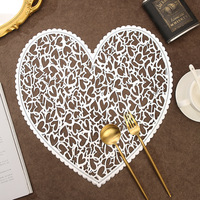Set de table de mariage en PVC en forme de cœur, imperméable, antidérapant, résistant à la chaleur, décoration de table, chemin de table