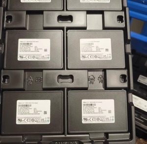 HORNG SHING Disque SSD utilisé MZQL27T6HBLA-00A07 PM9A3 U.2 7.68T SATA 6Gbps SSD - Product Image 4