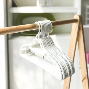 ที่แขวนกระโปรงกางเกงพลาสติก ABS แบบยืดหยุ่นเป็นมิตรกับสิ่งแวดล้อมทันสมัยราวแขวนกระโปรงชั้นเดียวอุปกรณ์จัดระเบียบเสื้อผ้าอเนกประสงค์ช่วยประหยัดพื้นที่ - Product Image 6