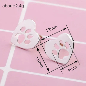 Orecchini a Perno con Impronta di Zampa di Gatto, Design Minimalista e Trendy, Gioielli da Donna alla Moda per Uso Quotidiano, Idea Regalo - Product Image 3