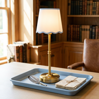 Lampe de table LED d'ambiance moderne en laiton avec abat-jour en tissu festonné, commande tactile, sans fil, rechargeable, pour table de chevet, restaurant, bar