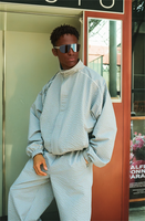 Ensemble survêtement léger coupe oversize en nylon et rayonne avec col cheminée et bordure contrastante, comprenant une veste coupe-vent personnalisée et un pantalon de jogging