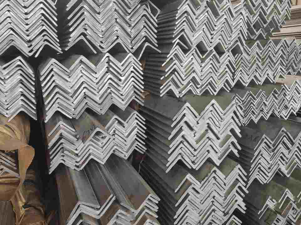 80 x 80 x 8 Steel Angle Iron