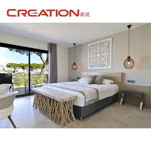 Meubles de suite d'hôtel de luxe, lit capitonné king size avec tables de chevet assorties pour les chambres d'hôtel - Product Image 2