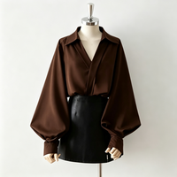 Chemisier élégant et polyvalent à manches longues et col en V, couleur unie, froncé, pour femme, collection printemps-automne, vente en gros personnalisée