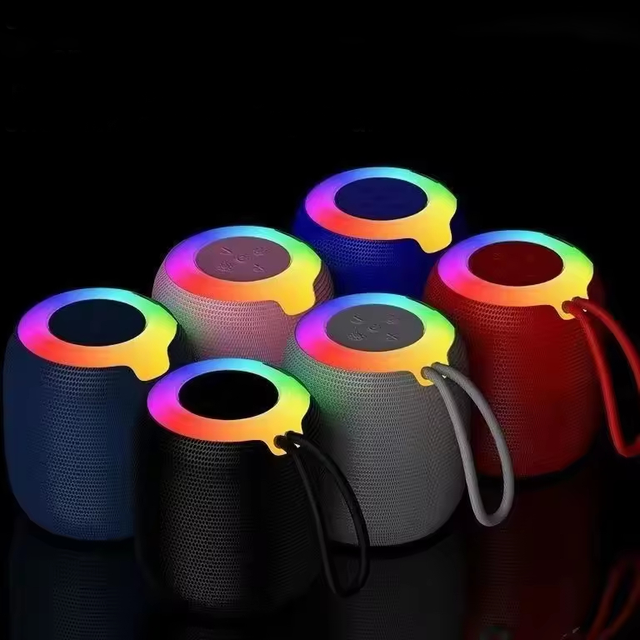 Outdoor Mini Blue Tooth Speaker Waterproof Portable Blue Tooth Speaker Cornetas Blue Tooth Wireless Speaker With Light