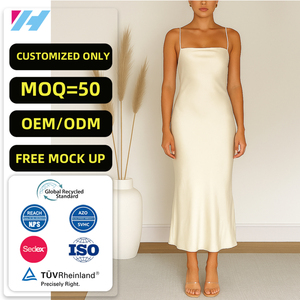 <span class=keywords><strong>Robe</strong></span> longue élégante <span class=keywords><strong>blanche</strong></span> en satin sans dos pour femme - Product Image 1