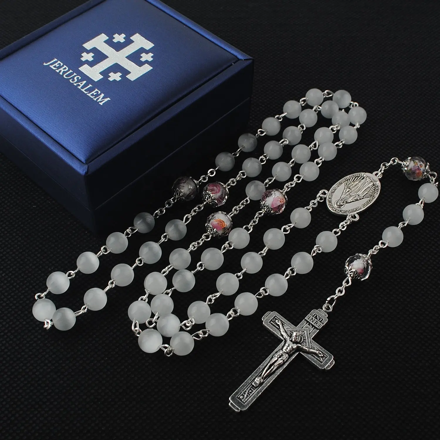 8mm weißes Glas Cat Eyes Perlen Rosenkranz Halskette in versilbert mit Virgin Mary Medaille mit Geschenk box