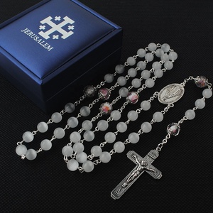 8mm <span class=keywords><strong>collana</strong></span> di <span class=keywords><strong>rosario</strong></span> di perle di occhi di gatto bianco di vetro <span class=keywords><strong>in</strong></span> <span class=keywords><strong>argento</strong></span> placcato con medaglia di maria vergine con confezione regalo - Product Image 1