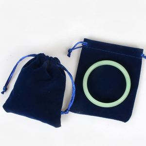 Sacs d'emballage personnalisés pour bijoux, pochettes à cordon avec logo sur mesure pour boucles d'oreilles et bagues, sacs cadeaux de luxe en velours pour la marque de détail - Product Image 3