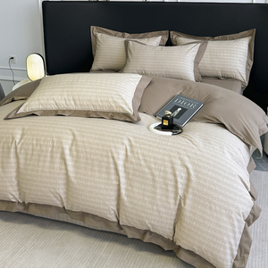 Nouvel ensemble quatre pièces en coton de luxe simple pour le printemps et l'été - Product Image 1