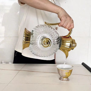 Carafe à eau froide de style moyen-oriental, carafe en verre cristal arabe, carafe à eau décorée de motifs de luxe léger pour hôtel de Dubaï - Product Image 5