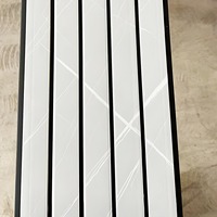 Sonsill Fácil de instalar Venta al por mayor Techo de PVC Grano de madera Patrón desgastado Panel de techo de revestimiento de PVC compuesto de plástico