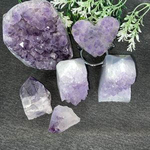 Venta al por mayor racimo de amatista natural vintage Feng Shui cristal artesanía artículo forma libre corazón soporte Torre <span class=keywords><strong>punto</strong></span> para decoración curativa - Product Image 2