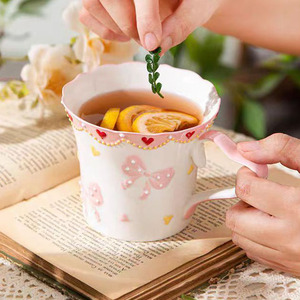 แก้วเซรามิคลายนูนวาดมือ พร้อมโบว์สวยงาม ใช้กับเครื่องล้างจานได้ ของขวัญทันสมัยสำหรับใช้ในบ้านหรือที่ทำงาน - Product Image 5