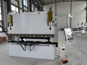 เครื่องพับแผ่นโลหะไฮดรอลิก CNC ยี่ห้อ AccTek คุณภาพเชื่อถือได้ รับประกัน 3 ปี เกรดอุตสาหกรรม - Product Image 3