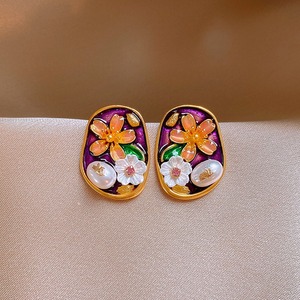 Pendientes de esmalte ovalados chapados en oro Vintage, pendientes de tuerca de flor de perla Puff con pintura al óleo de Palacio, regalo Unisex para mujeres y hombres - Product Image 5