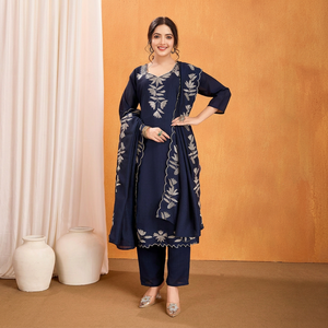 Conjunto de Salwar Kameez Azul Marino de Lujo con Bordado Zari Plateado, Kurta, Pantalón y Dupatta para Bodas y Fiestas Indias y Pakistaníes - Product Image 1