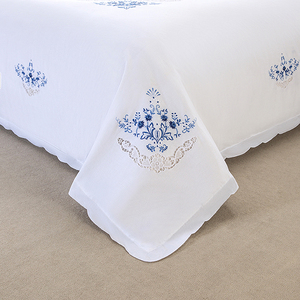<span class=keywords><strong>Housse</strong></span> <span class=keywords><strong>de</strong></span> <span class=keywords><strong>couette</strong></span> en coton <span class=keywords><strong>de</strong></span> luxe, ensemble 3 pièces, blanc avec broderie bleue, travail <span class=keywords><strong>de</strong></span> découpe délicat, King/Queen, douce, respirante, literie - Product Image 5