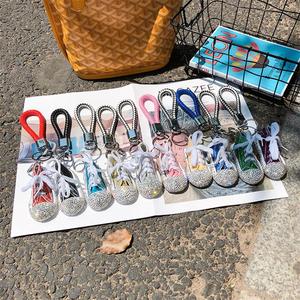 Porte-clés 3D Mini Chaussure en Toile avec Strass en Cristal, Porte-clés Sneaker, Porte-clés pour Sac et Voiture, Souvenir Cadeau - Product Image 4
