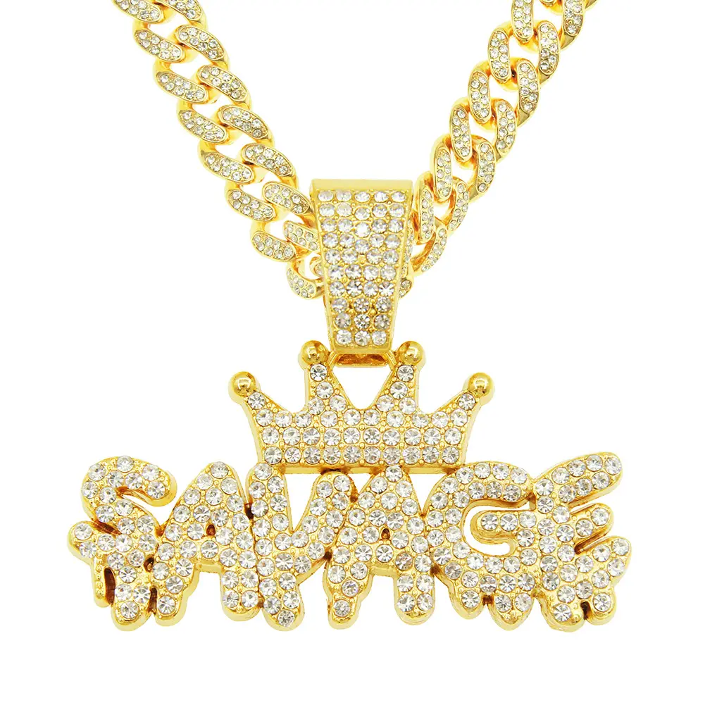 Hip Hop Tragen Sie einen passenden kubanischen Ketten halsband mit Diamant kruste. Coole Halskette mit Voll diamant krone und Alphabet