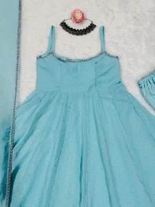 Nouvelle série 5000 Qualité Premium Level Robe traditionnelle pakistanaise brodée pour les femmes Vêtements ethniques pour les fêtes culturelles - Product Image 6