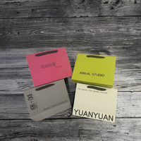 Sacs cadeaux en carton d'art recyclable et imperméable de luxe avec poignées en ruban de coton pour vêtements, chaussures, artisanat - Tailles et logos personnalisés