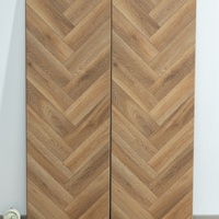 Parquet en chêne à chevrons de couleur naturelle, en panneaux de fibres à densité moyenne, motif arêtes de poisson, résistant à l'usure, imperméable AC3