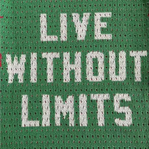 เสื้อยืดโปโลถักลายแจ็คการ์ดแขนสั้นผ้าฝ้าย 100% สำหรับผู้ชาย รับผลิตแบบ OEM & ODM พร้อมโลโก้ตามสั่ง - Product Image 3