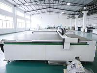 Máquina de corte CNC con cuchilla oscilante para cajas de embalaje y cartón rígido, para embalaje publicitario con cortador en V